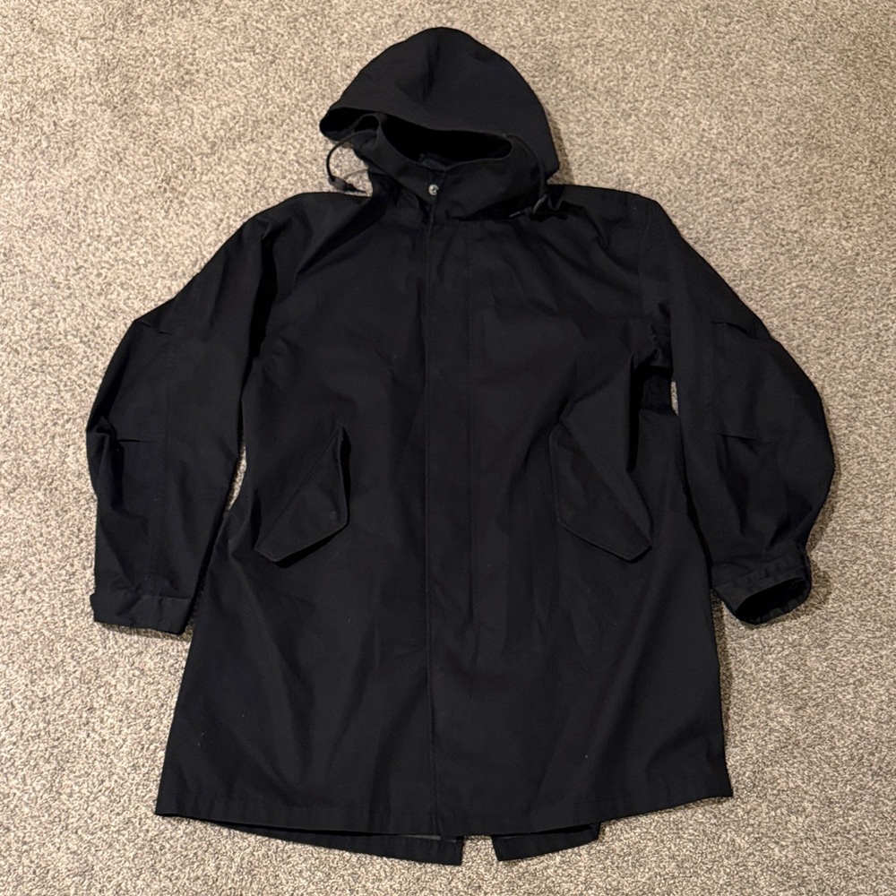 Uniqlo Men's Black Raincoat with Hood